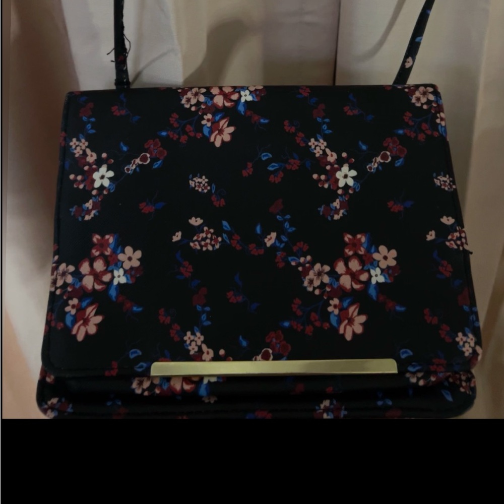 Crossbody purse